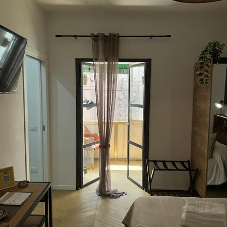 Gennarino Apartments - Panorama Suite With Balcony And Urban Loft เนเปิลส์ ภายนอก รูปภาพ