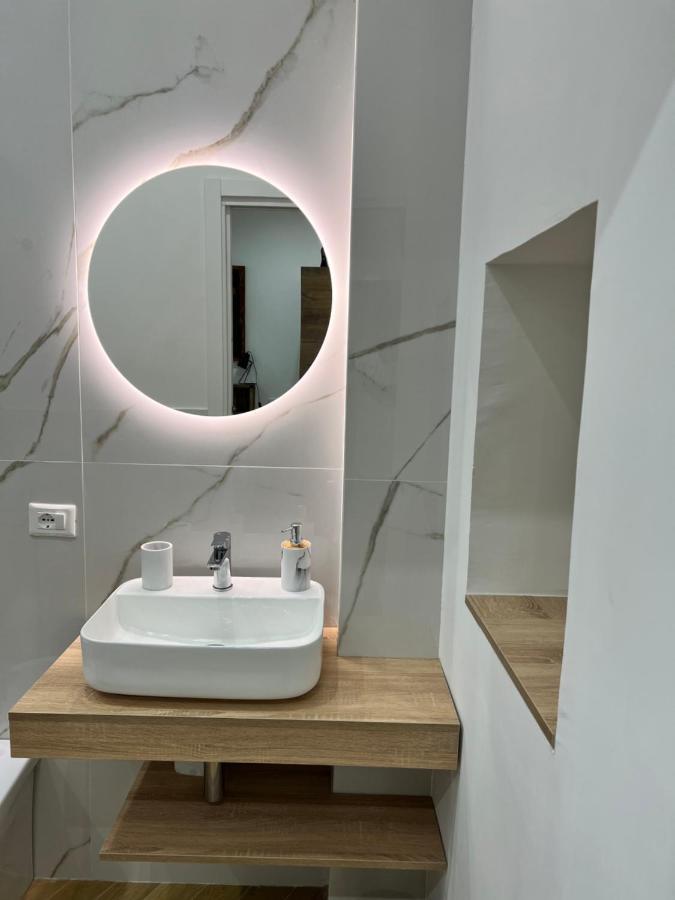 Gennarino Apartments - Panorama Suite With Balcony And Urban Loft เนเปิลส์ ภายนอก รูปภาพ
