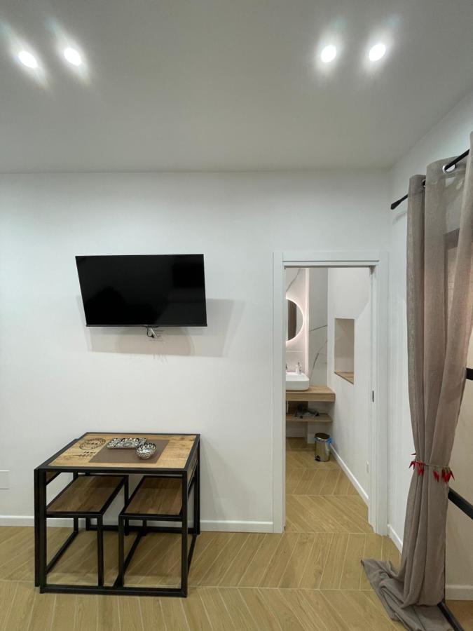 Gennarino Apartments - Panorama Suite With Balcony And Urban Loft เนเปิลส์ ภายนอก รูปภาพ