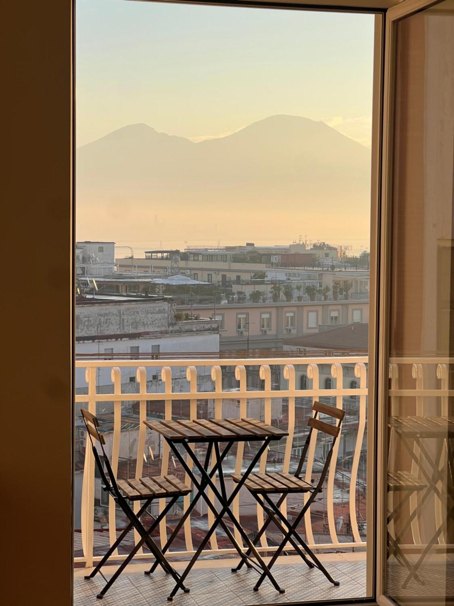 Gennarino Apartments - Panorama Suite With Balcony And Urban Loft เนเปิลส์ ภายนอก รูปภาพ