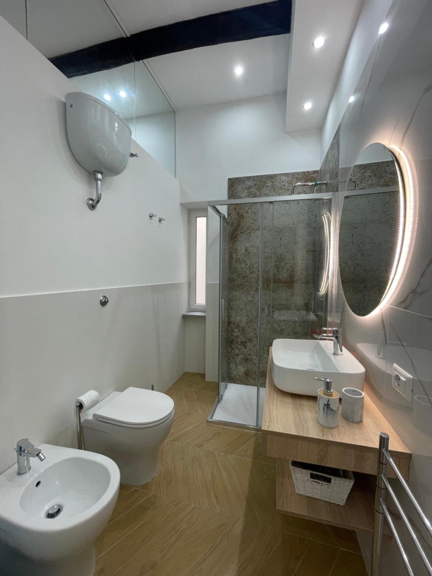 Gennarino Apartments - Panorama Suite With Balcony And Urban Loft เนเปิลส์ ภายนอก รูปภาพ