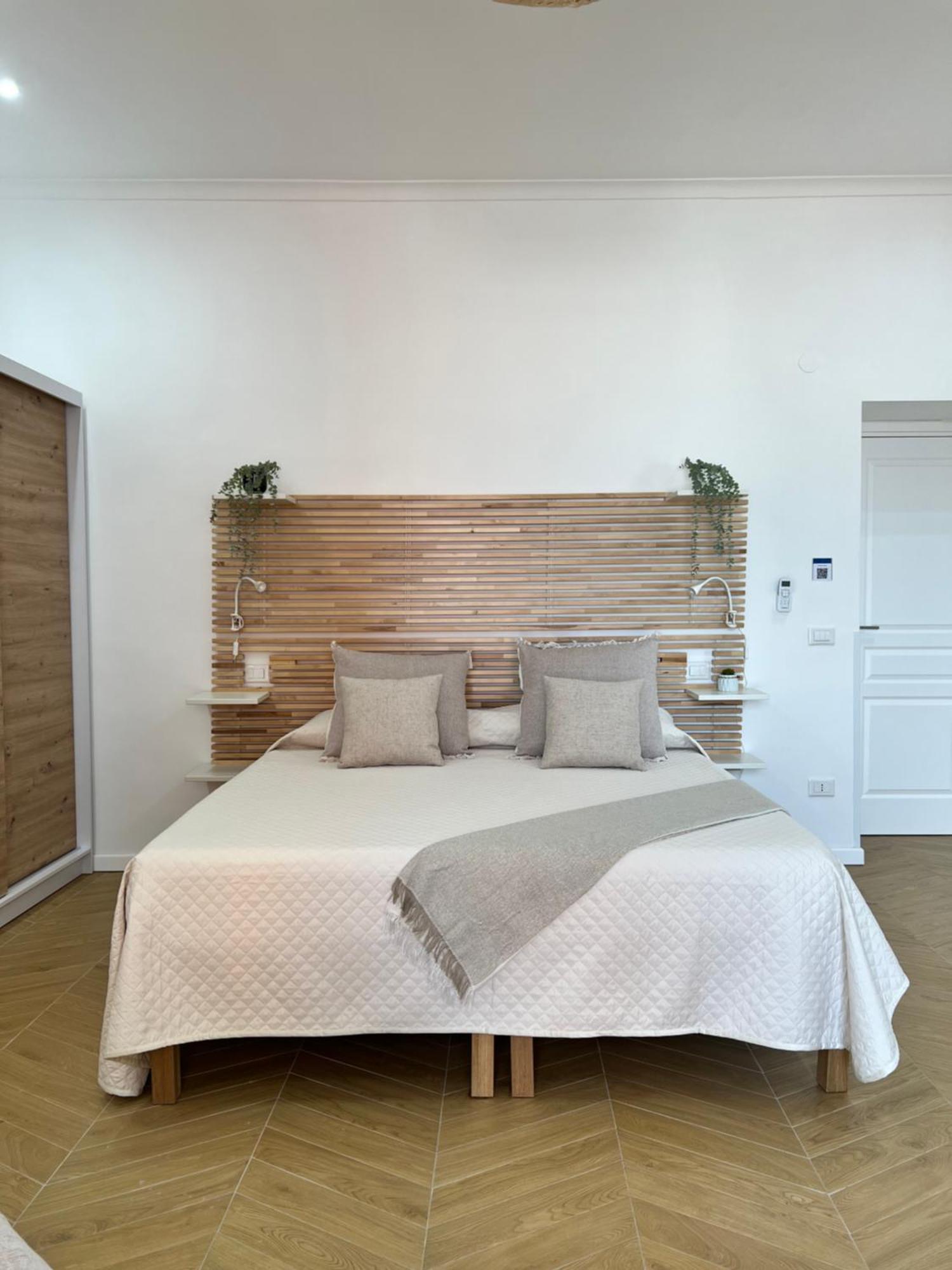 Gennarino Apartments - Panorama Suite With Balcony And Urban Loft เนเปิลส์ ภายนอก รูปภาพ