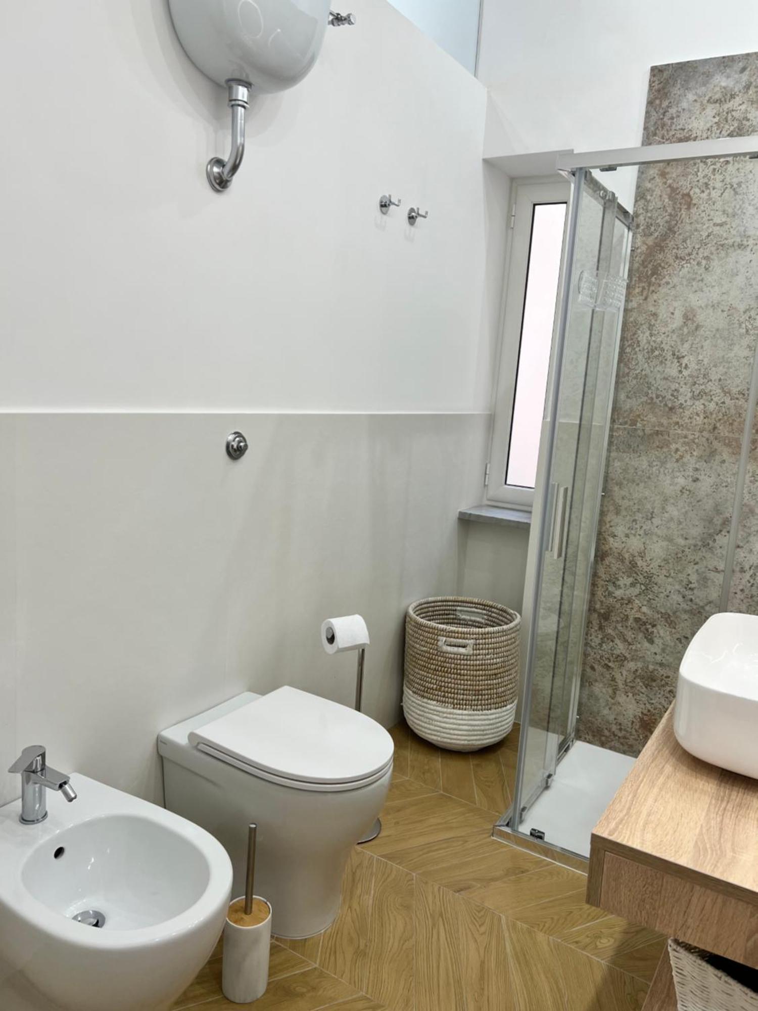 Gennarino Apartments - Panorama Suite With Balcony And Urban Loft เนเปิลส์ ภายนอก รูปภาพ