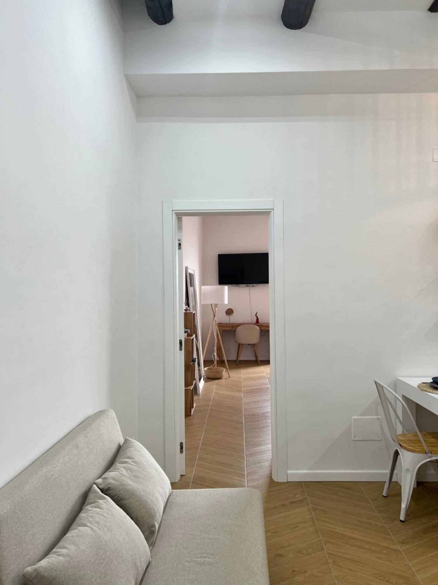 Gennarino Apartments - Panorama Suite With Balcony And Urban Loft เนเปิลส์ ภายนอก รูปภาพ