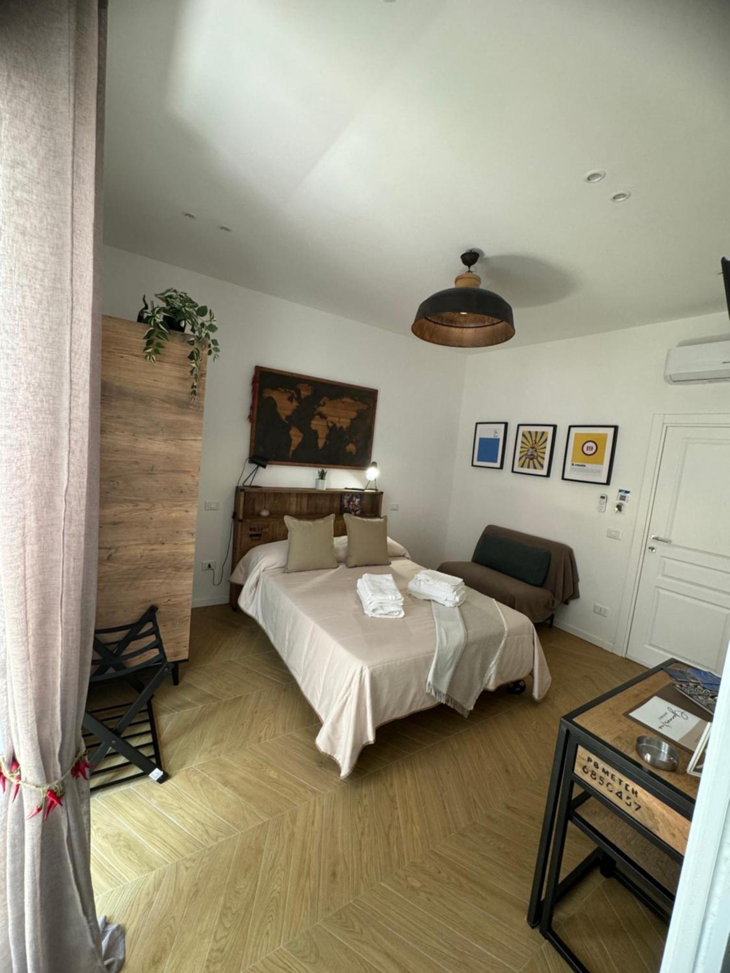 Gennarino Apartments - Panorama Suite With Balcony And Urban Loft เนเปิลส์ ภายนอก รูปภาพ
